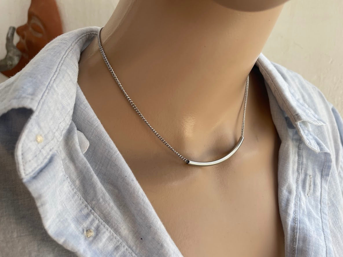Collier tube et perle Swarovski en acier inoxydable