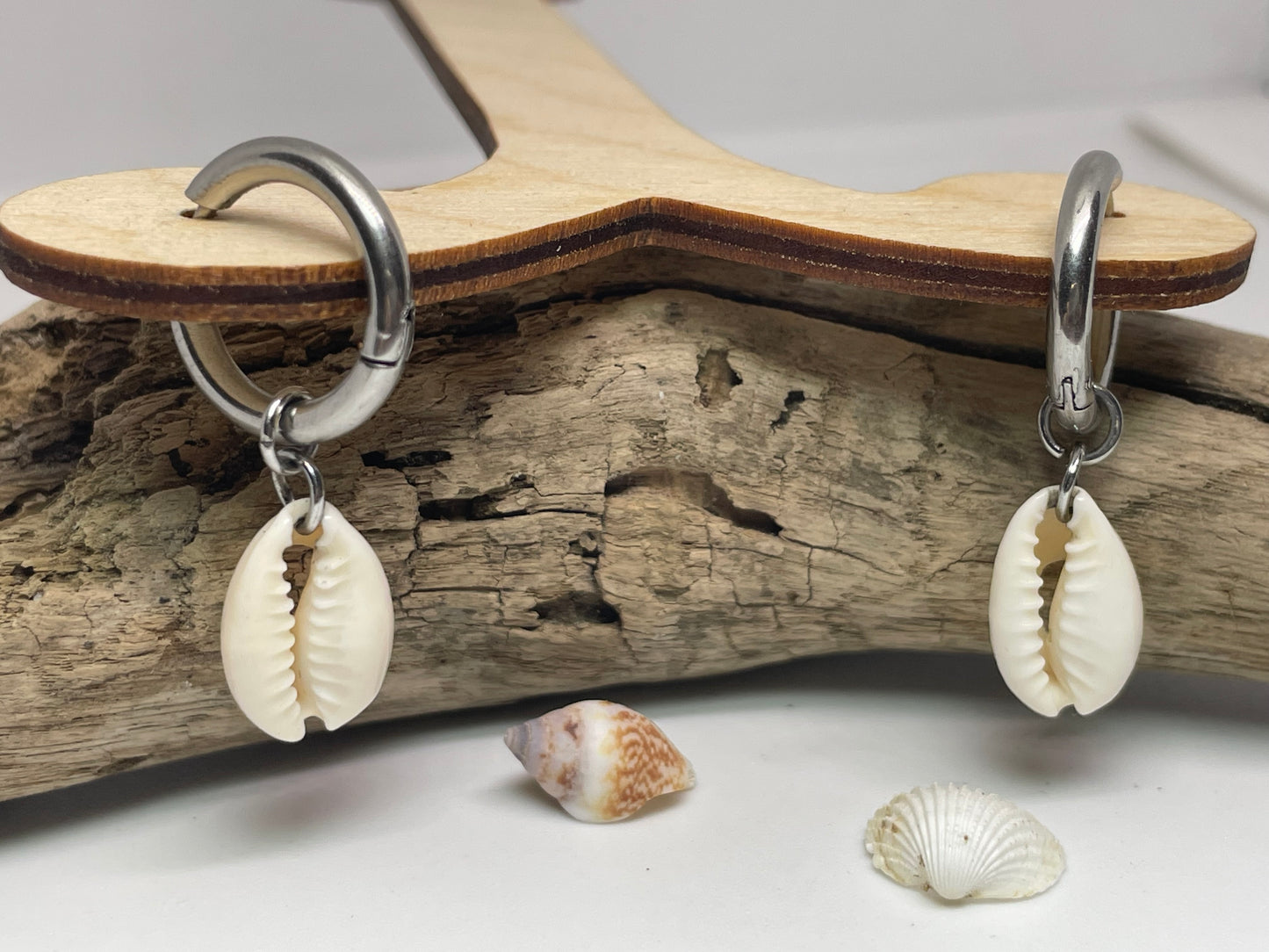 Boucles d’Oreilles Créoles Coquillage Cauri