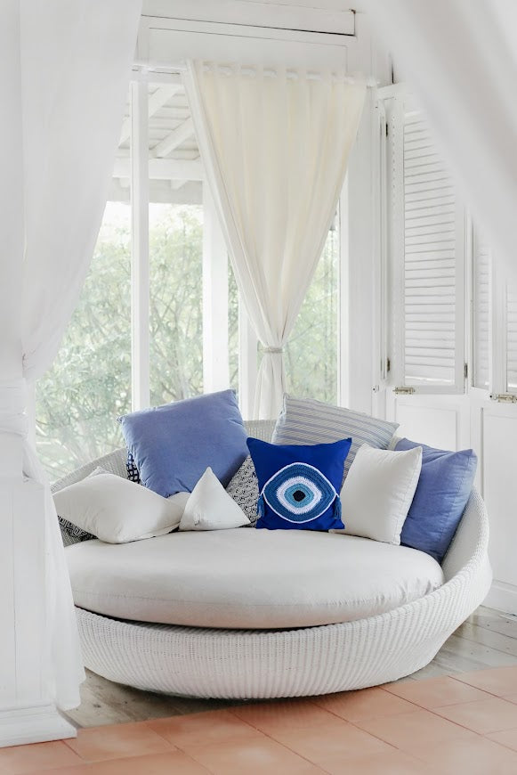 Housse de Coussin Oeil Bleu Royal – Déco Maison Inspirée de la Grèce