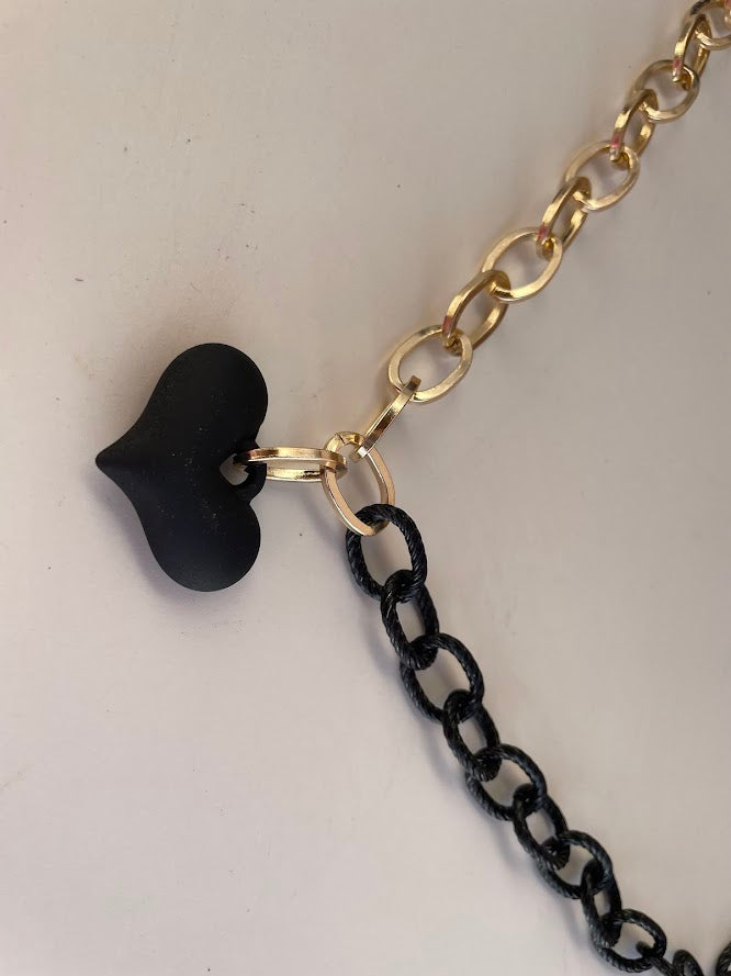 Collier Coeur Chaine Aluminium dorée et Noir