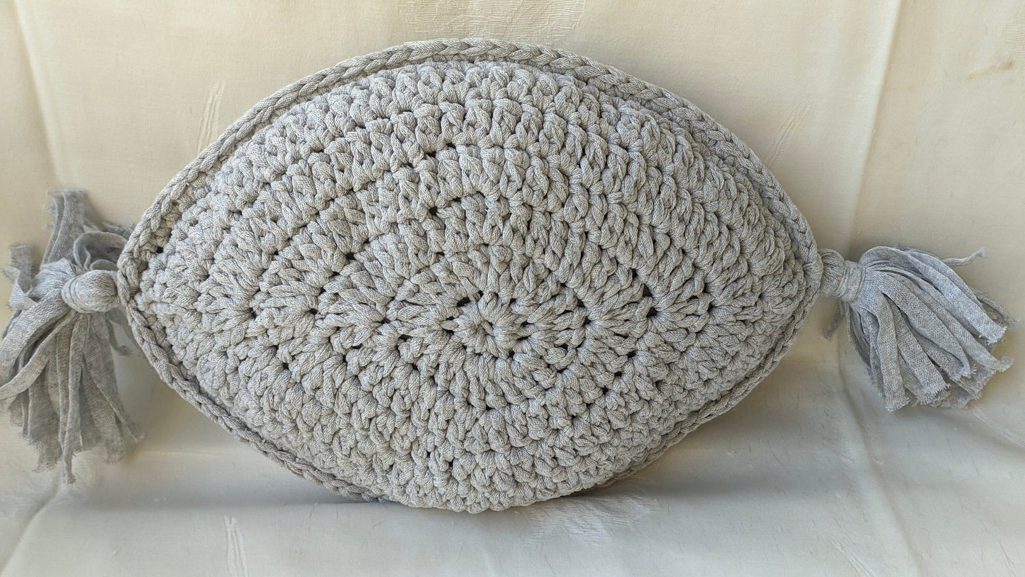 Coussin Oeil Bleu Pompon au Crochet - Disponible Dans Deux Tailles