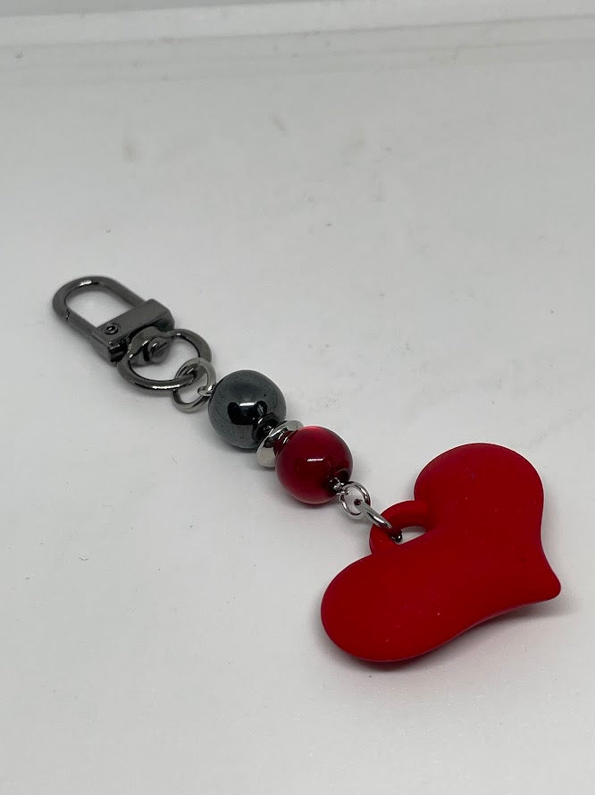 Bijou de Sac Coeur Rouge Perle Hematite Noire - Décoration sac