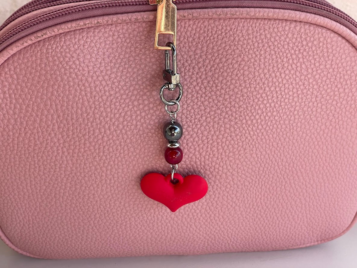 Bijou de Sac Coeur Rouge Perle Hematite Noire - Décoration sac