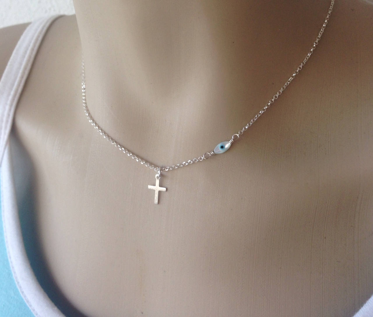 Collier Pendentif Croix et Oeil Bleu en Argent