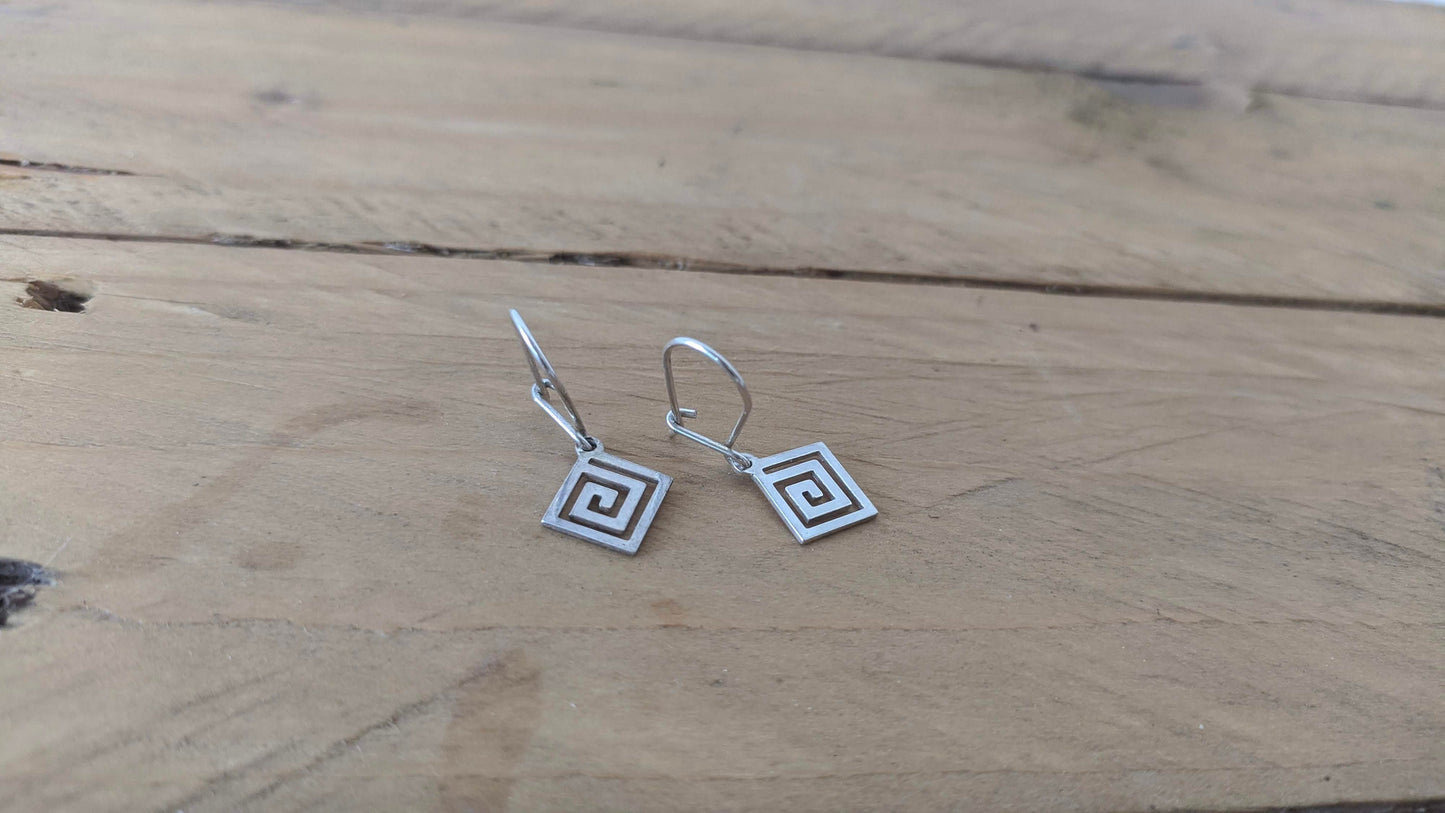 Boucles d’Oreilles Motif Grec en Argent