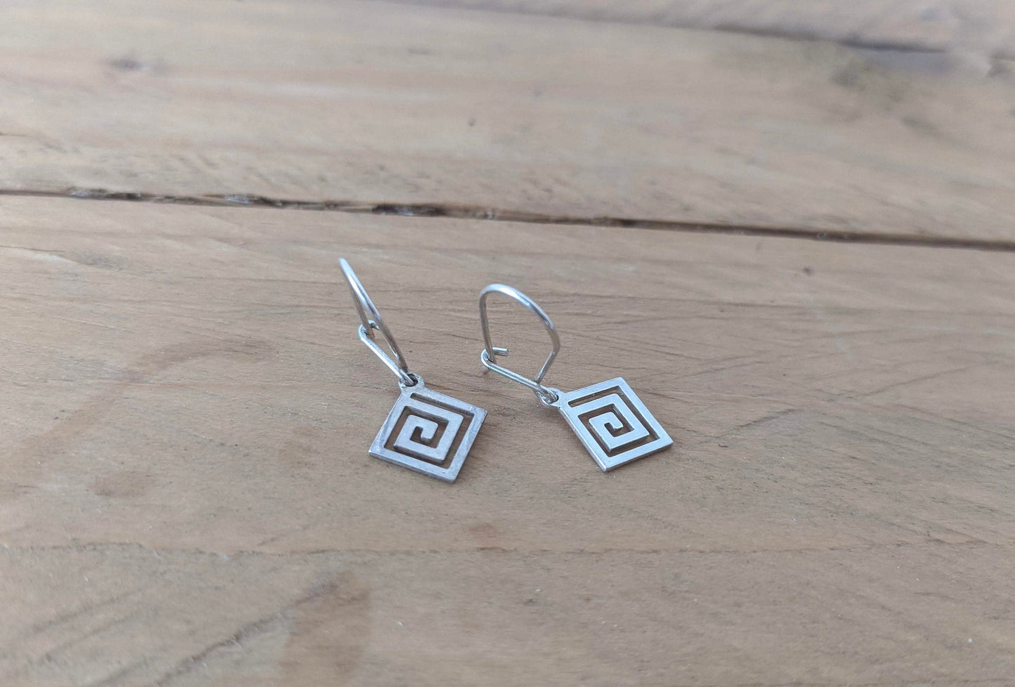 Boucles d’Oreilles Motif Grec en Argent