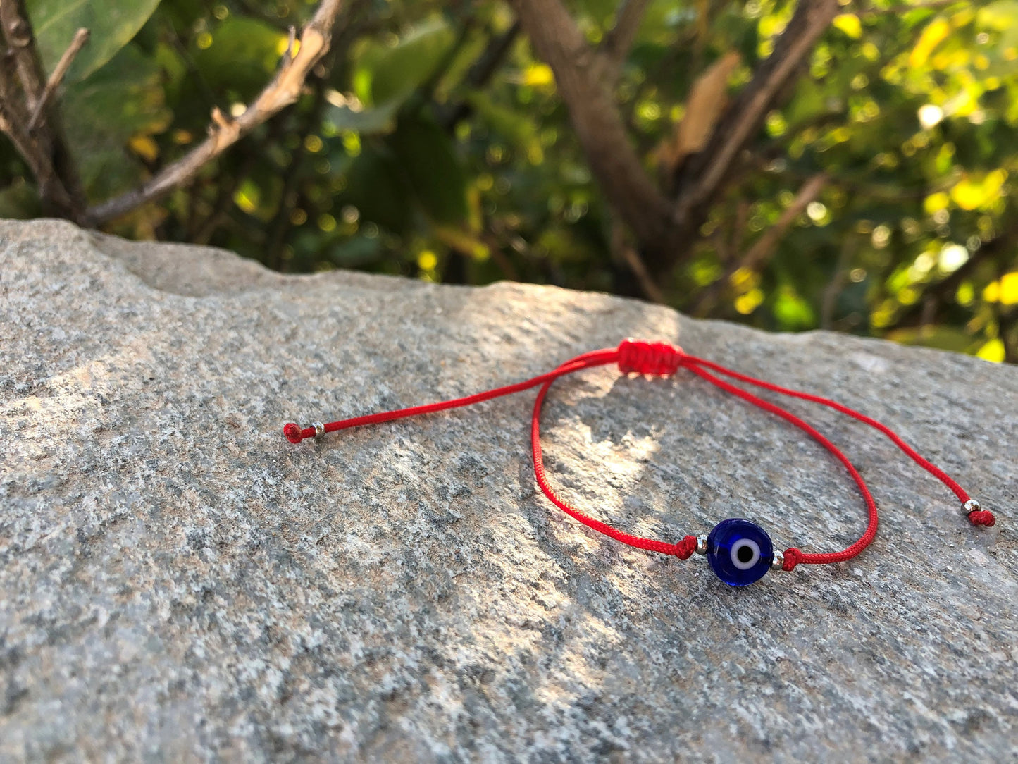 Bracelet Oeil Bleu Cordon Rouge - Bracelet porte bonheur - Cadeau pour elle