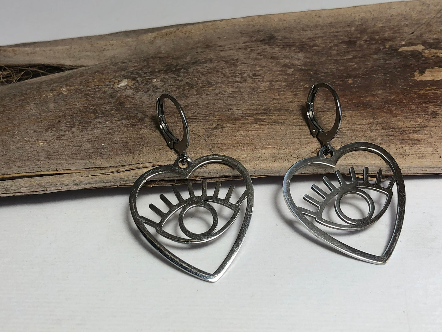 Boucles d’Oreilles Coeur Motif Oeil  en Acier Inoxydable