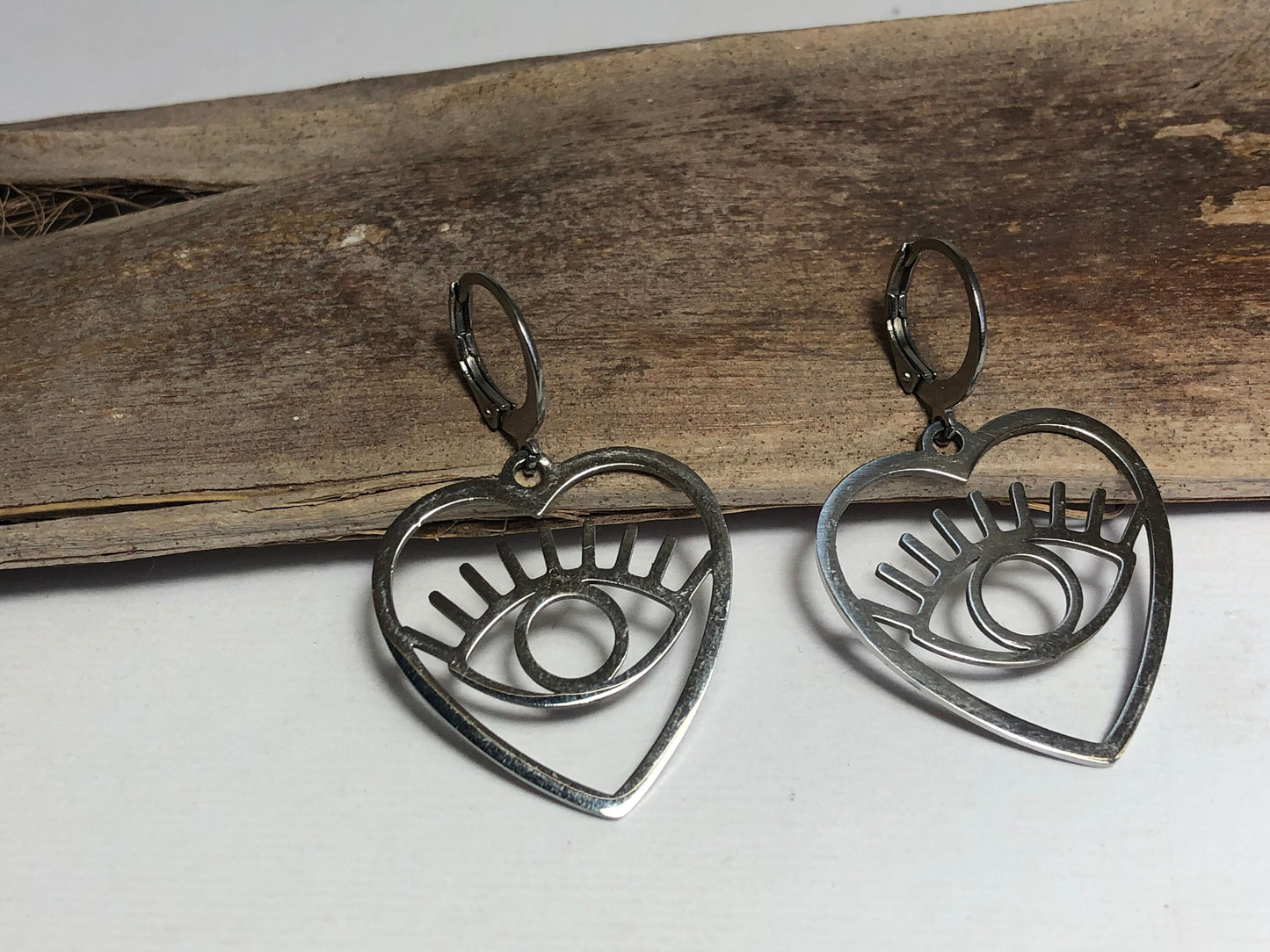 Boucles d’Oreilles Coeur Motif Oeil  en Acier Inoxydable