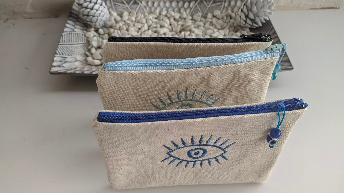 Pochette brodée Oeil Bleu en Toile Canvas