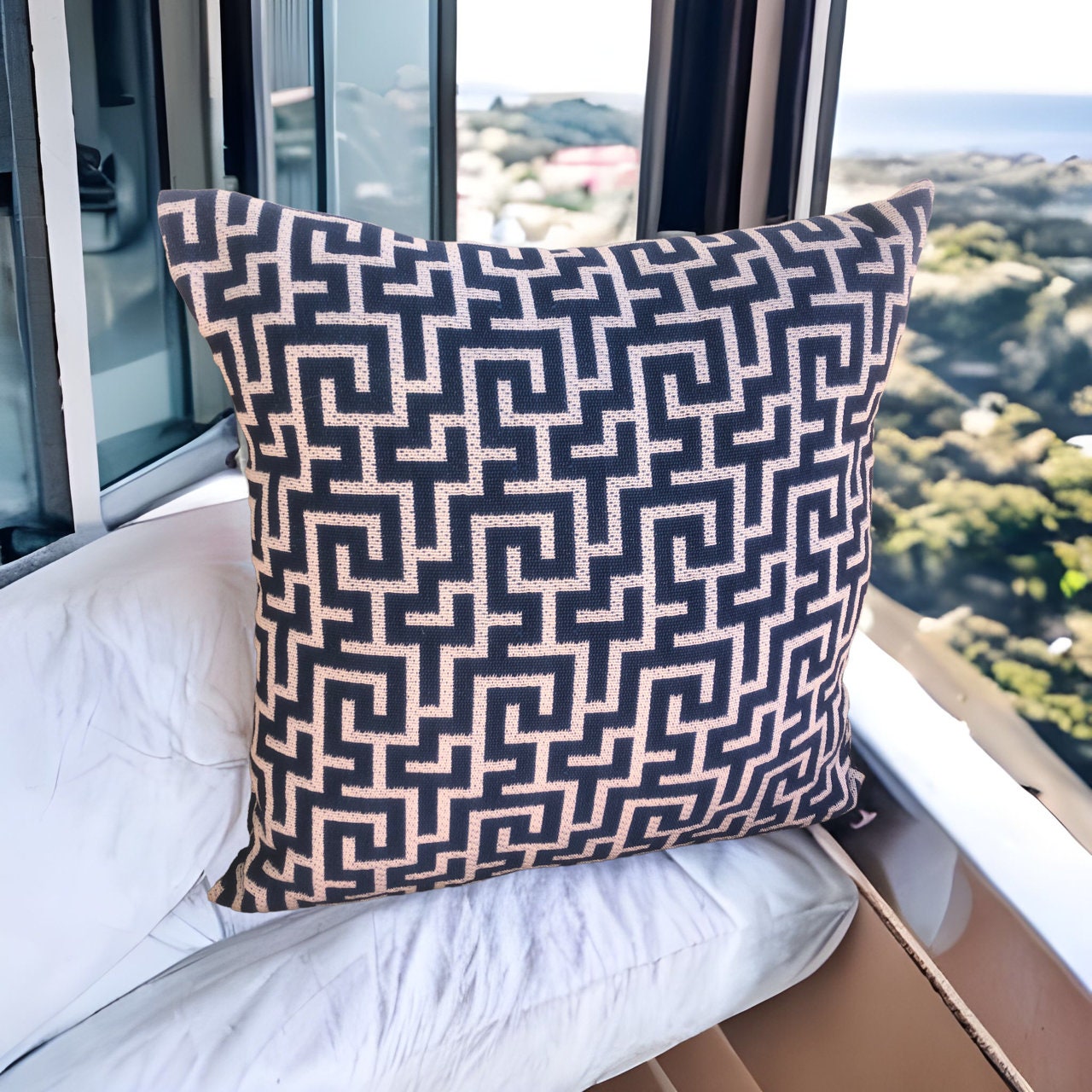 Housse de Coussin Labyrinthe en 2 Coloris