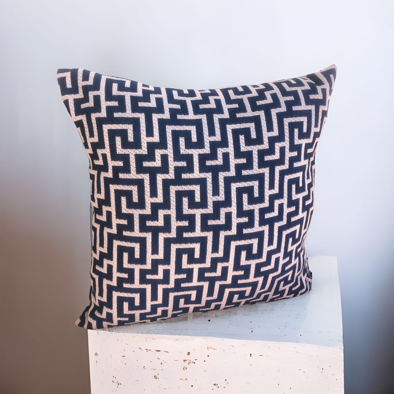 Housse de Coussin Labyrinthe en 2 Coloris