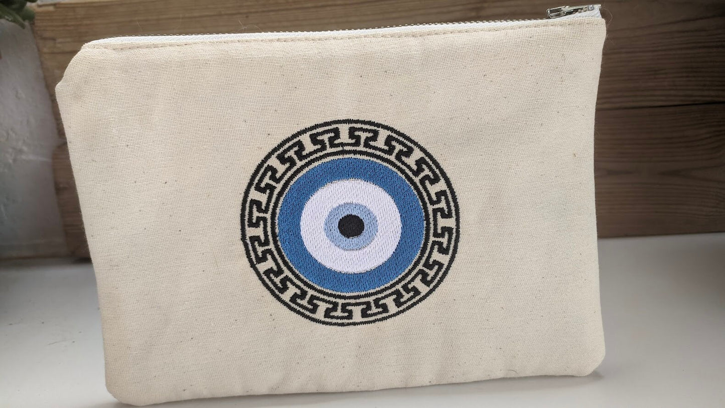 Pochette brodée Oeil Grec – Pochette faite à la main