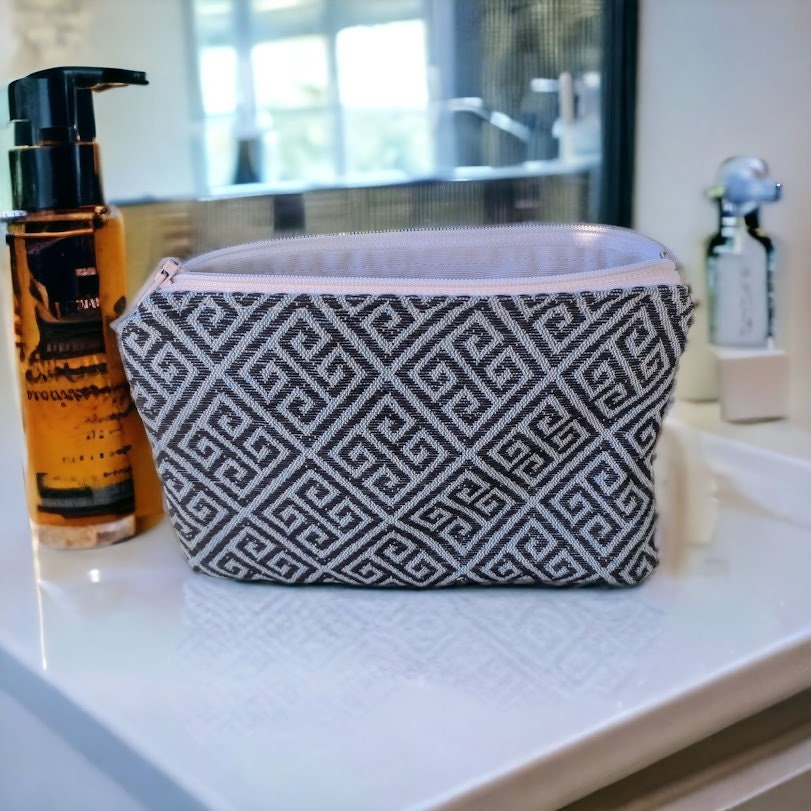 Pochette Tissu Motif Grec - 4 couleurs disponibles - Fabriqué en Grèce