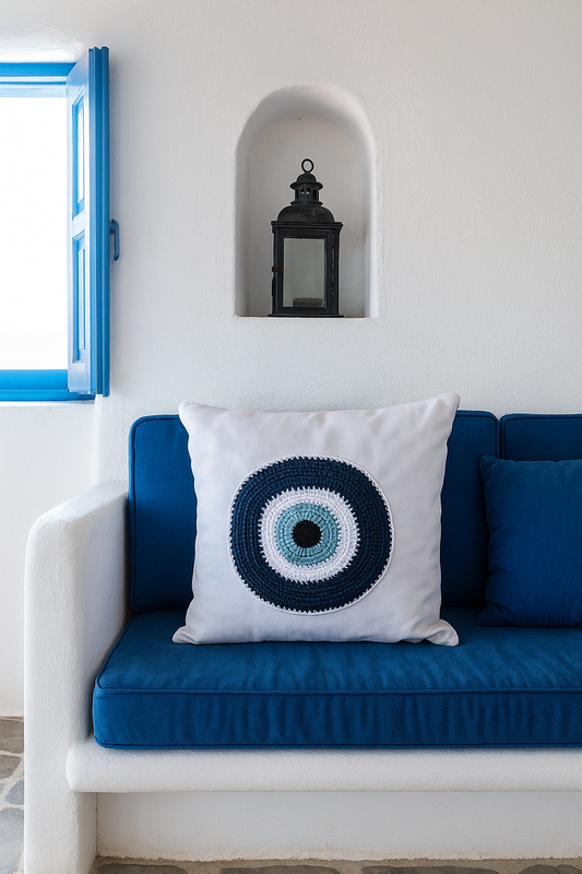 Housse de coussin fait main – Design crochet œil porte-bonheur, tissu toile blanche
