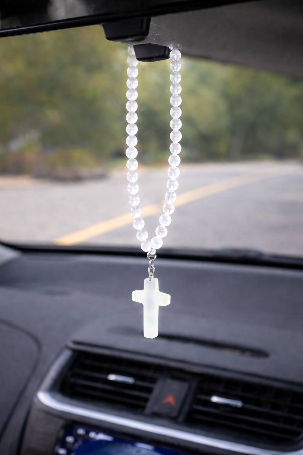 Bijou de rétroviseur croix en pierre de lune – Protection pour la voiture