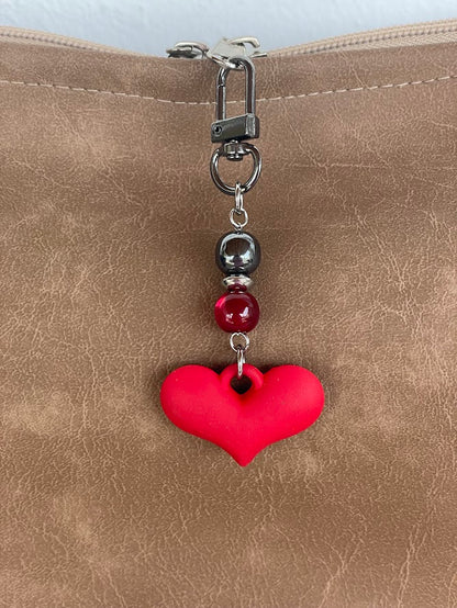Bijou de Sac Coeur Rouge Perle Hematite Noire - Décoration sac