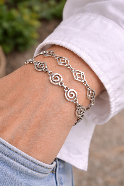 Stainless Steel Spiral & Rhombus Bracelet – Waterproof Adjustable Women Jewelry