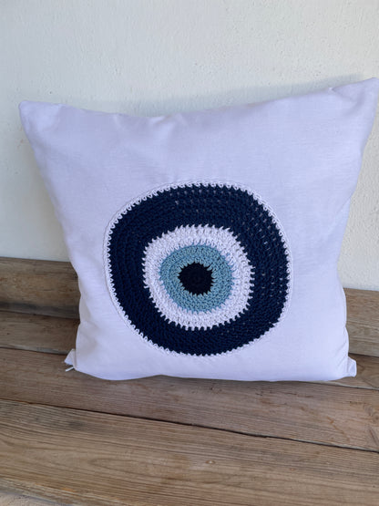 Housse de coussin fait main – Design crochet œil porte-bonheur, tissu toile blanche
