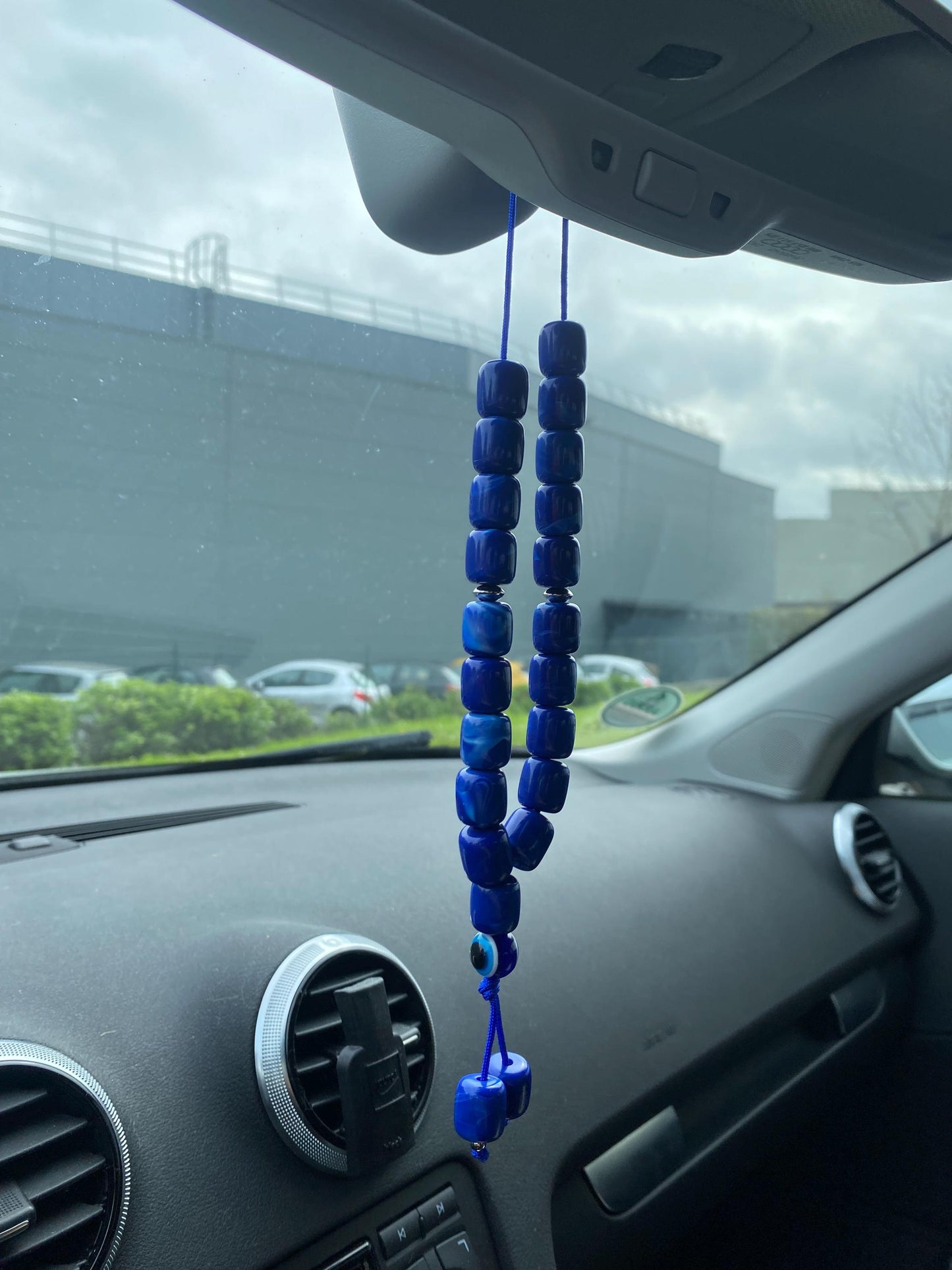 KOMBOLOI OEIL BLEU FONCE PORTE BONHEUR