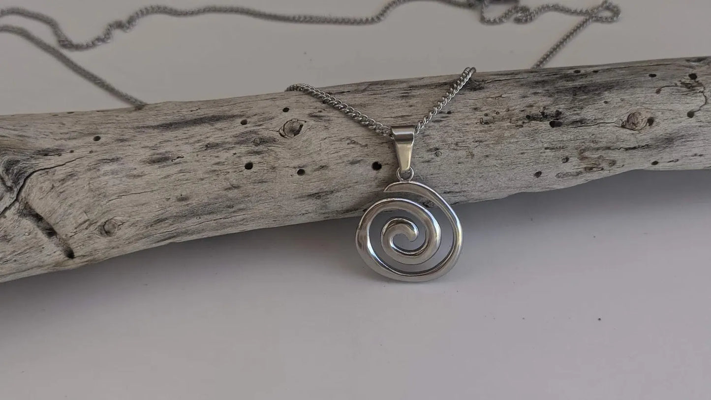Collier pendentif spirale en acier inoxydable