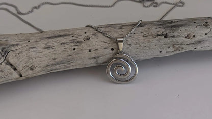 Collier pendentif spirale en acier inoxydable