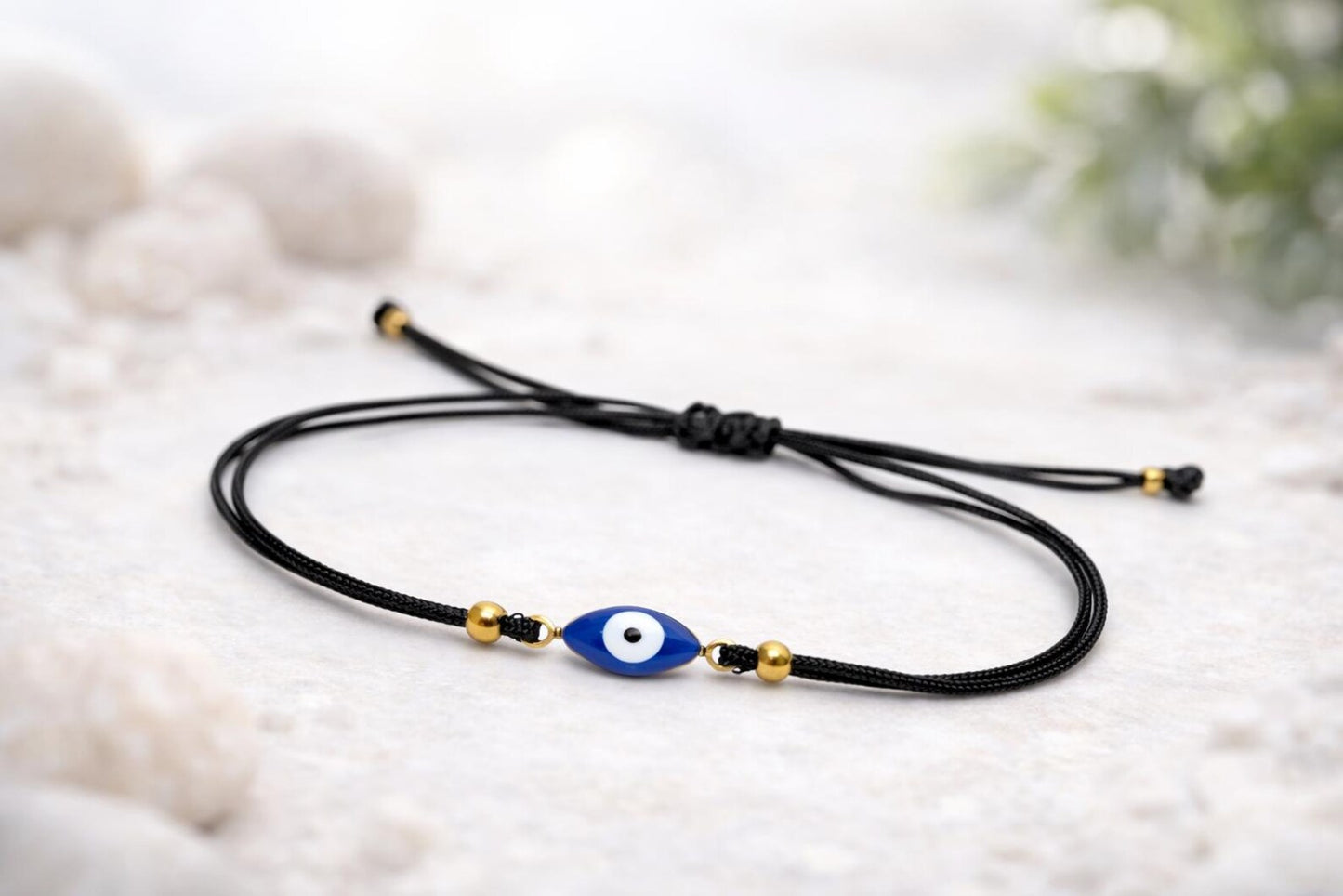 Bracelet Oeil Protecteur Ajustable – Bracelet Porte-Bonheur Œil Grec – Acier Doré Émaillé – Fil Noir – Unisexe