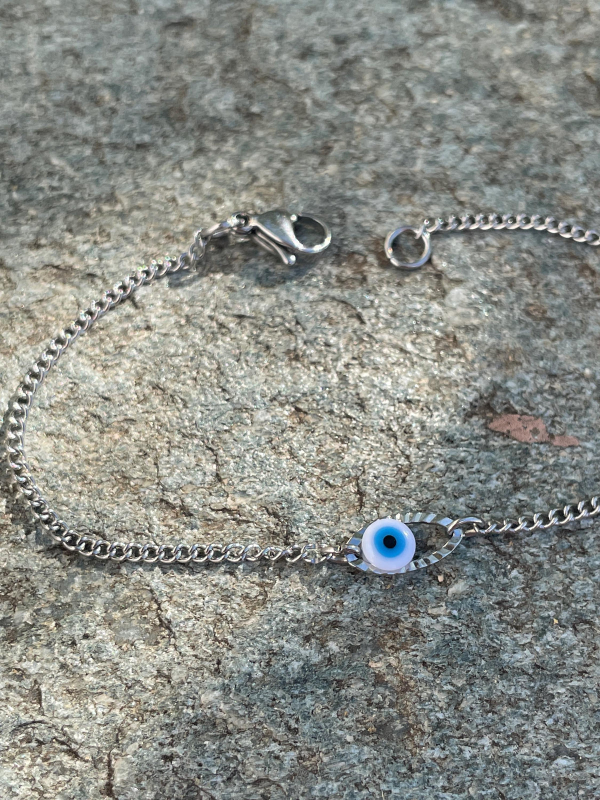 Bracelet Oeil Bleu en Acier Inoxydable – Bracelet Fin et Minimaliste