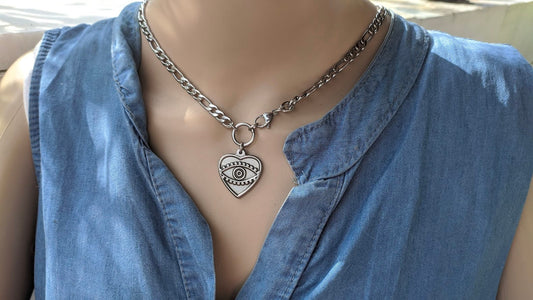 Collier Coeur Motif Oeil Chaîne Figaro en Acier Inoxydable 