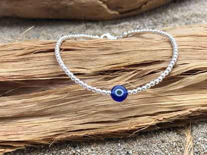 Silver evil eye beaded bracelet