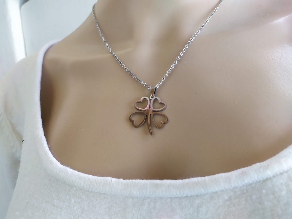 Clover necklace - Four leaves pendant necklace - Good luck pendant