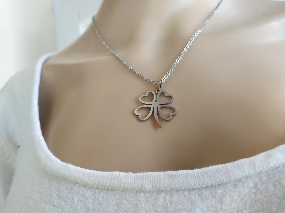 Clover necklace - Four leaves pendant necklace - Good luck pendant