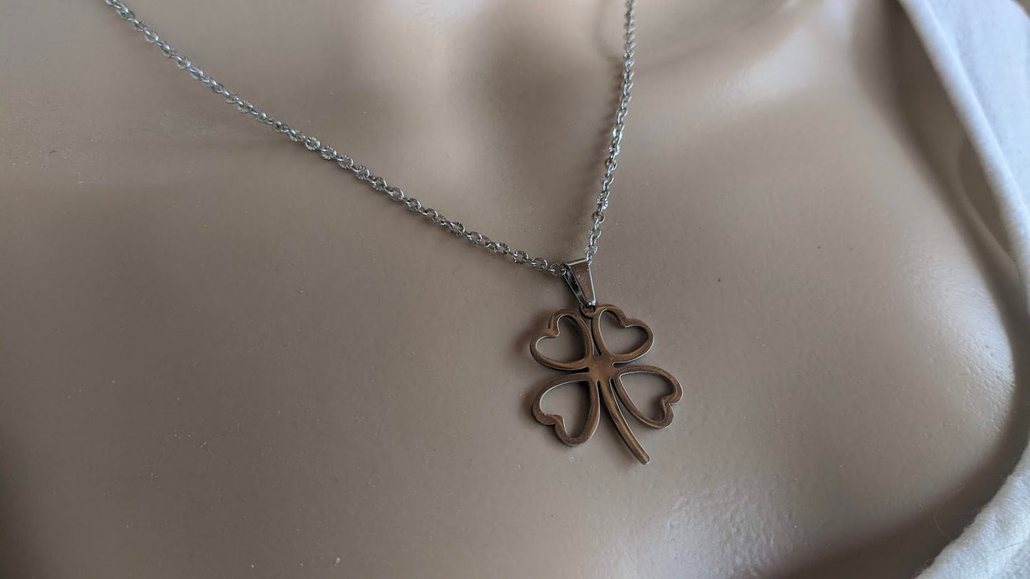 Clover necklace - Four leaves pendant necklace - Good luck pendant